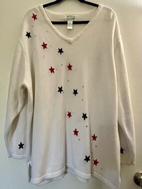 Vintage Quacker Factory Cream V-Neck Sweater with Red & Blur Stars